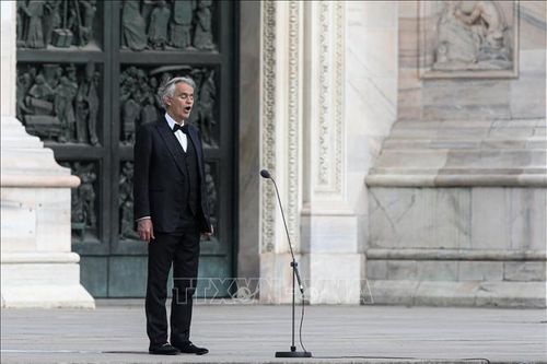 Danh ca opera Andrea Bocelli truyền tải thông điệp hy vọng