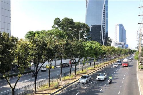 Người dân Thái Lan lặng lẽ đón Tết cổ truyền Songkran