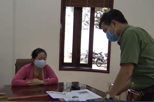 Triệu tập 2 vợ chồng thu mua sổ Bảo hiểm xã hội để trục lợi