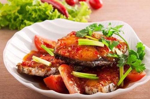 Cách làm món cá thu sốt cà chua đậm đà, đưa cơm