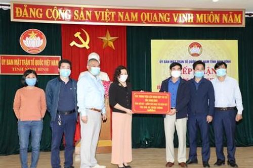 Ủy ban MTTQ Việt Nam tỉnh tiếp nhận ủng hộ phòng, chống dịch Covid-19