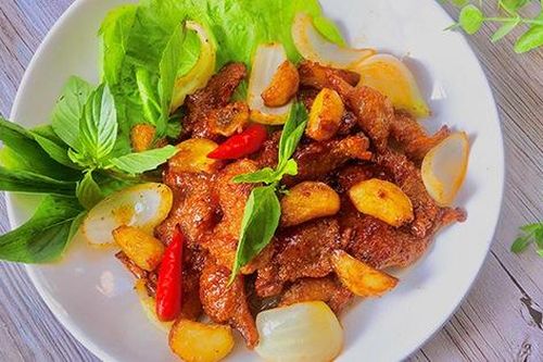 Nầm heo chiên mắm tỏi
