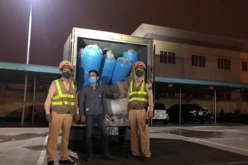 Bát nháo khẩu trang, hàng lậu trong mùa dịch Covid-19