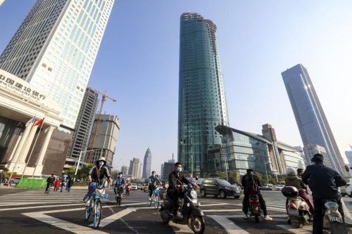 Hào hứng nhưng dè chừng - dân Vũ Hán loay hoay hậu phong tỏa
