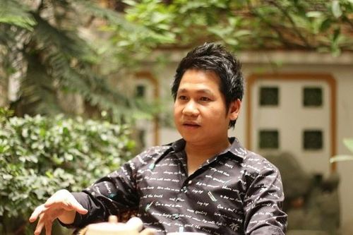 Ca sĩ Trọng Tấn ủng hộ 2 tấn gạo cho người nghèo