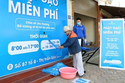 Hà Nội: 'ATM gạo' làm ấm lòng người nghèo tại huyện Sóc Sơn