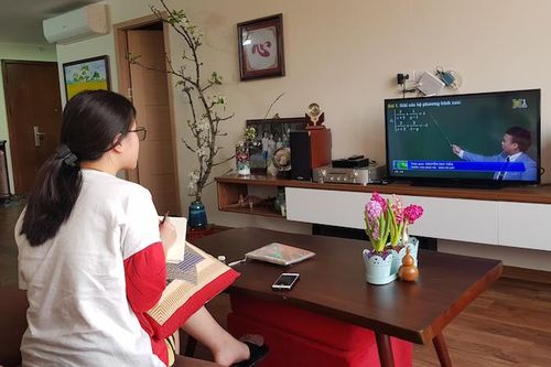 Bộ trưởng Phùng Xuân Nhạ: Trong tuần này sẽ khảo sát chất lượng dạy học từ xa
