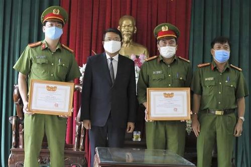 Khen thưởng 2 tập thể phá án ma túy