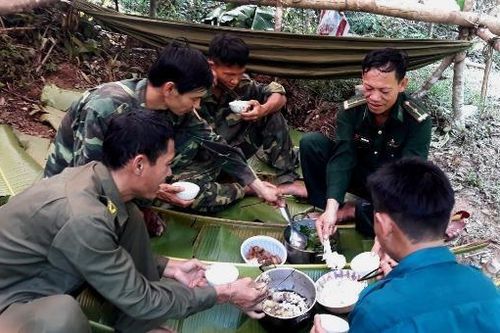 Trắng đêm 'canh dịch' giữa đại ngàn Trường Sơn