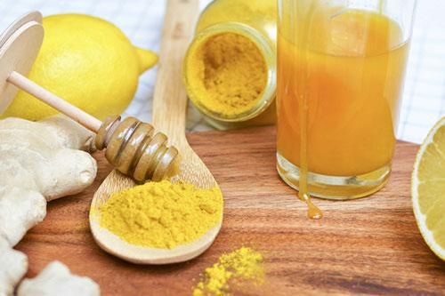 Mỗi sáng uống một cốc tinh bột nghệ ấm vào 'khung giờ vàng' giúp đánh tan mỡ bụng, giảm cân hiệu quả