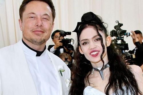 Ca sĩ 8X sinh con đầu lòng với tỷ phú công nghệ Elon Musk