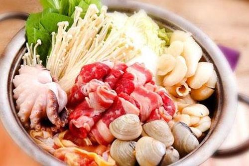 Cách làm lẩu Thái thập cẩm ngon miễn chê