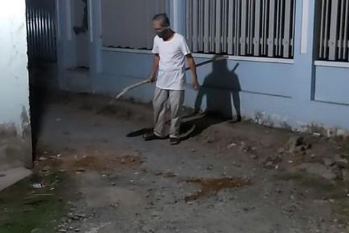 Bắt nhóm hung thủ chém chết người trước phòng trọ, thu 1 khẩu súng