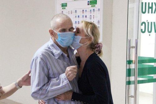 'Cảm ơn bác sĩ Việt Nam, chưa chắc tôi còn sống nếu không có họ'