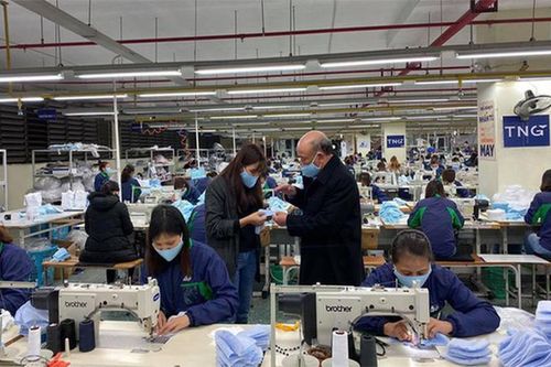 Bộ Công Thương: Ồ ạt sản xuất khẩu trang xuất khẩu có thể 'lợi bất cập hại'