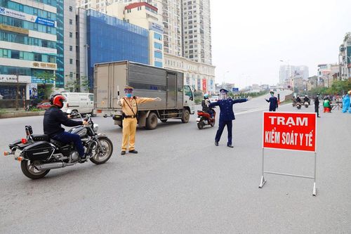Gắn phòng, chống dịch Covid-19 với bảo đảm trật tự an toàn giao thông