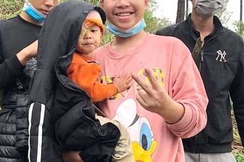 Bé trai 3 tuổi mất tích hơn 1 ngày trong rừng được tìm thấy ở đâu?