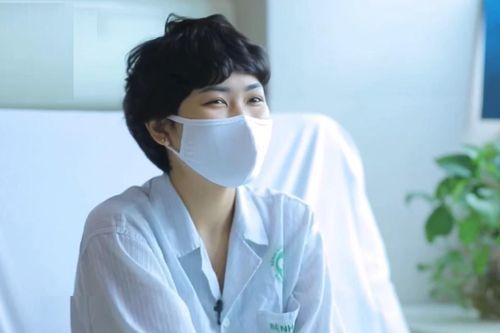 Cô gái mắc ung thư năm 16 tuổi: 'Chỉ cần được sống tiếp là hạnh phúc'