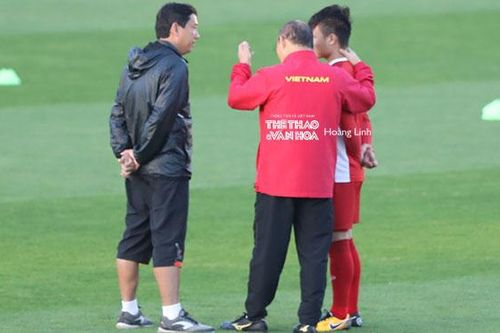 Quang Hải từ chối tiết lộ chuyện đời tư, sẵn sàng ra nước ngoài thi đấu.