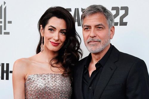 George và Amal Clooney chi hàng nghìn USD xây nhà chơi tuyết cho con
