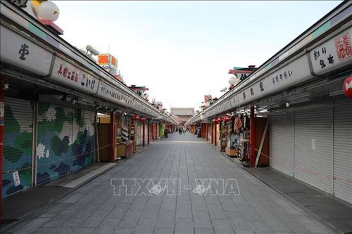IMF cảnh báo các khoản chi tiêu khổng lồ do đại dịch COVID-19 có thể làm tăng thêm nợ quốc gia