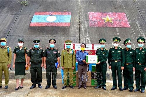 Thăm, chúc Tết Bunpimay lực lượng vũ trang và nhân dân Lào