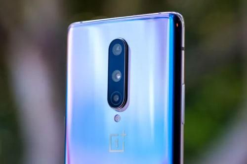 Cận cảnh OnePlus 8 vừa ra mắt khiến Samsung Galaxy S20 'lo sốt vó'