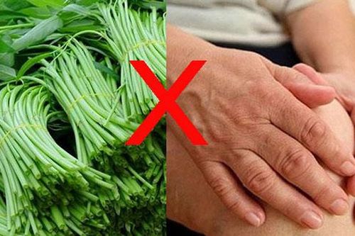 Thèm đến mấy cũng chớ dại mà ăn rau muống khi thấy dấu hiệu này, kẻo mang bệnh lúc nào không hay