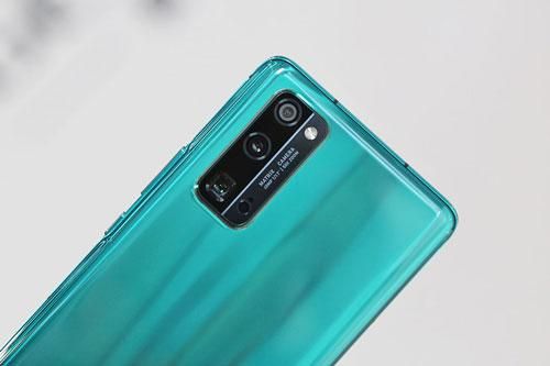 Smartphone 5G, cấu hình 'khủng', pin sạc 40W, giá hơn 13 triệu