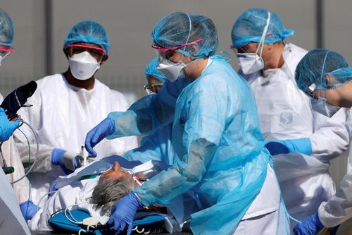 'Để mặc người già chết vì đói và dịch bệnh': Pháp triệu tập Đại sứ Trung Quốc sau phát ngôn sốc