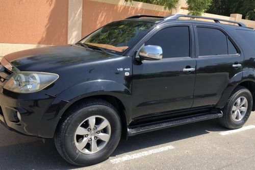 Giá bán chưa đến 400 triệu, Toyota Fortuner 4.0 V6 đời 2008 có nên mua?