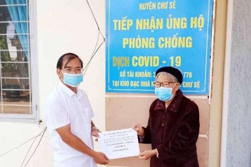 Cụ bà 100 tuổi ủng hộ 2 triệu đồng cho quỹ phòng, chống Covid-19