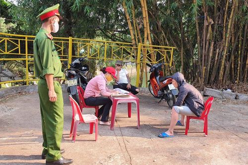 Xử phạt hàng trăm trường hợp vi phạm liên quan phòng-chống Covid-19