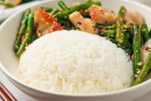 Đừng cắt cơm vì sợ béo, muốn khỏe đẹp hãy áp dụng ngay cách ăn cơm này để luôn khỏe mà không tăng cân