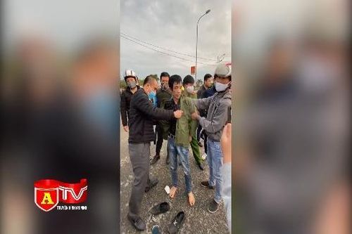 Đi xe khách giấu ma túy trong khẩu trang vẫn bị lật tẩy
