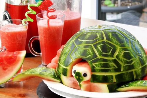 Kỹ thuật gọt dưa hấu thành hình con rùa