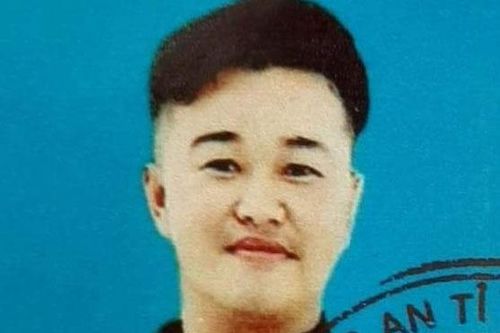 Truy tìm nghi phạm xả súng vào quán cà phê
