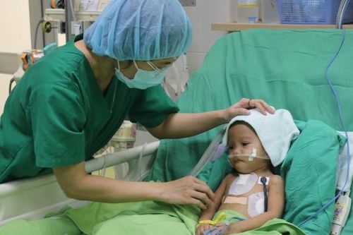 Bệnh viện Hoàn Mỹ Cửu Long điều trị thành công bệnh nhi 1 tuổi bị bệnh Apso