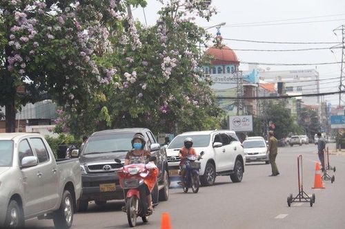 Lào tiếp tục cách ly toàn xã hội thêm 14 ngày