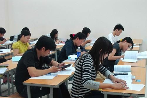 Nhiều trường đại học cấp học bổng, miễn học phí cho sinh viên vì COVID-19