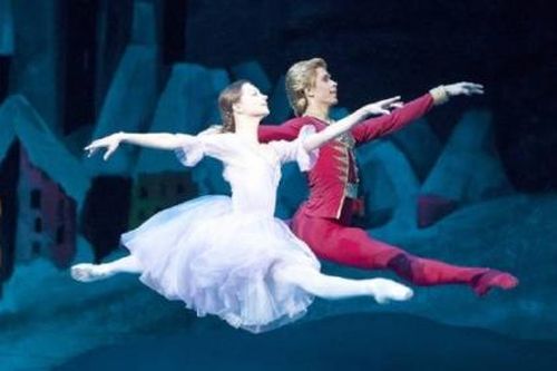 Mặc Covid-19, múa ballet online vẫn gây sốt nhờ cảm xúc thăng hoa, giàu tưởng tượng