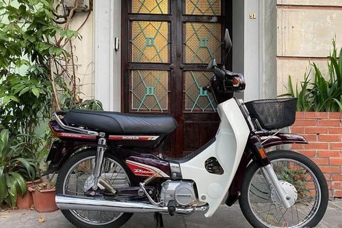 Honda Dream Thái 14 năm tuổi đời cuối giá 120 triệu