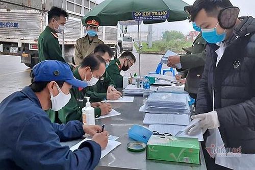 Nhiều tỉnh thành điều chỉnh chính sách cách ly 'giai đoạn 2'