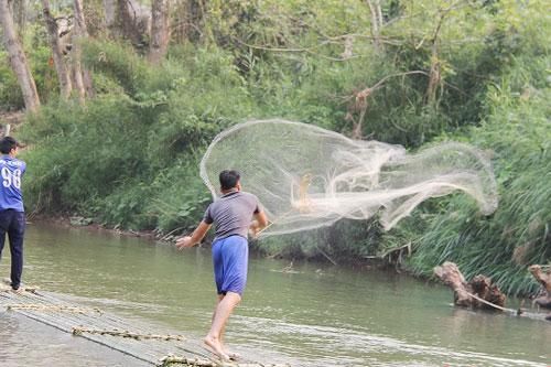 Tục lệ bảo vệ đàn cá trên sông Luồng của đồng bào Thái ở miền Tây xứ Thanh