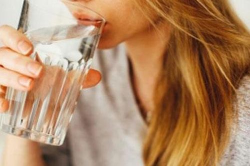 Uống nước thấy dấu hiệu này là dấu hiệu cảnh báo bệnh nguy hiểm, cần đi khám ngay kẻo muộn