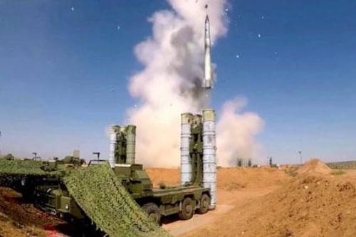 S-300 diệt gọn chục tên lửa hành trình