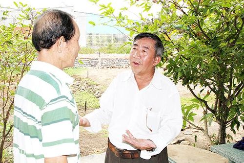 Trưởng ban công tác Mặt trận ấp giỏi vận động