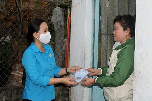 Tấm lòng của cán bộ Công đoàn giữa đại dịch Covid-19