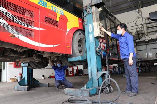 Đề nghị hỗ trợ cho khoảng 8.000 nhân viên xe buýt Hà Nội