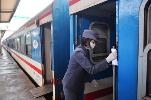 Kiến nghị tăng thêm tàu khách trên tuyến đường sắt Hà Nội - thành phố Hồ Chí Minh